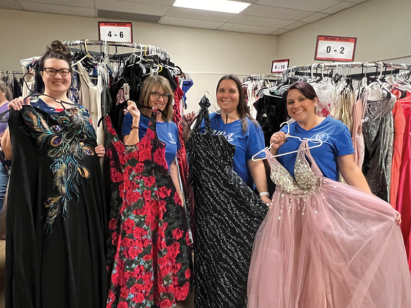 Paradise Valley Education Association Brings Back Prom Boutique ...